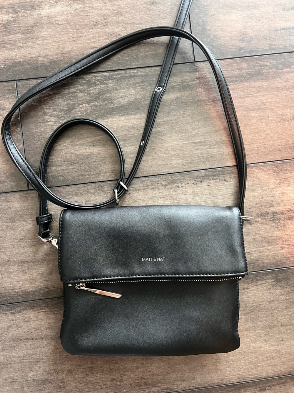 Matt & Nat HILEY VEGAN CROSSBODY BAG - LOOM Black Vegan Leather Purse Small